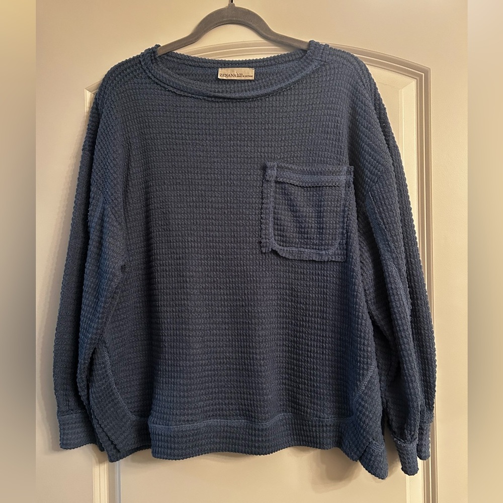 Waffle knit casual sweater/top. Never worn. Zenana. size L/XL.